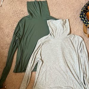 Old Navy Set of 2 Ribbed Ultralight Turtle Neck Cropped Longsleeve Size L